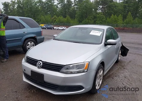 2011 Volkswagen Jetta 2.5L Se from USA, damaged, VIN 3VWDZ7AJ6BM321447